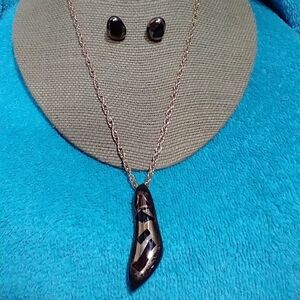 Elegant Black and Gold Chain Glass Necklace Pierced Post Earrings Jewelry Set